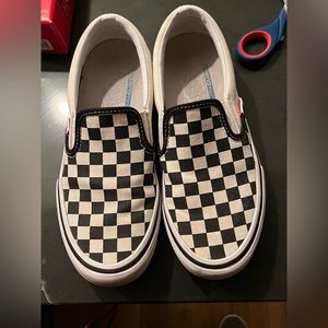 US Men’s Size 6 Vans Checkered Skateboard slip on sneaker